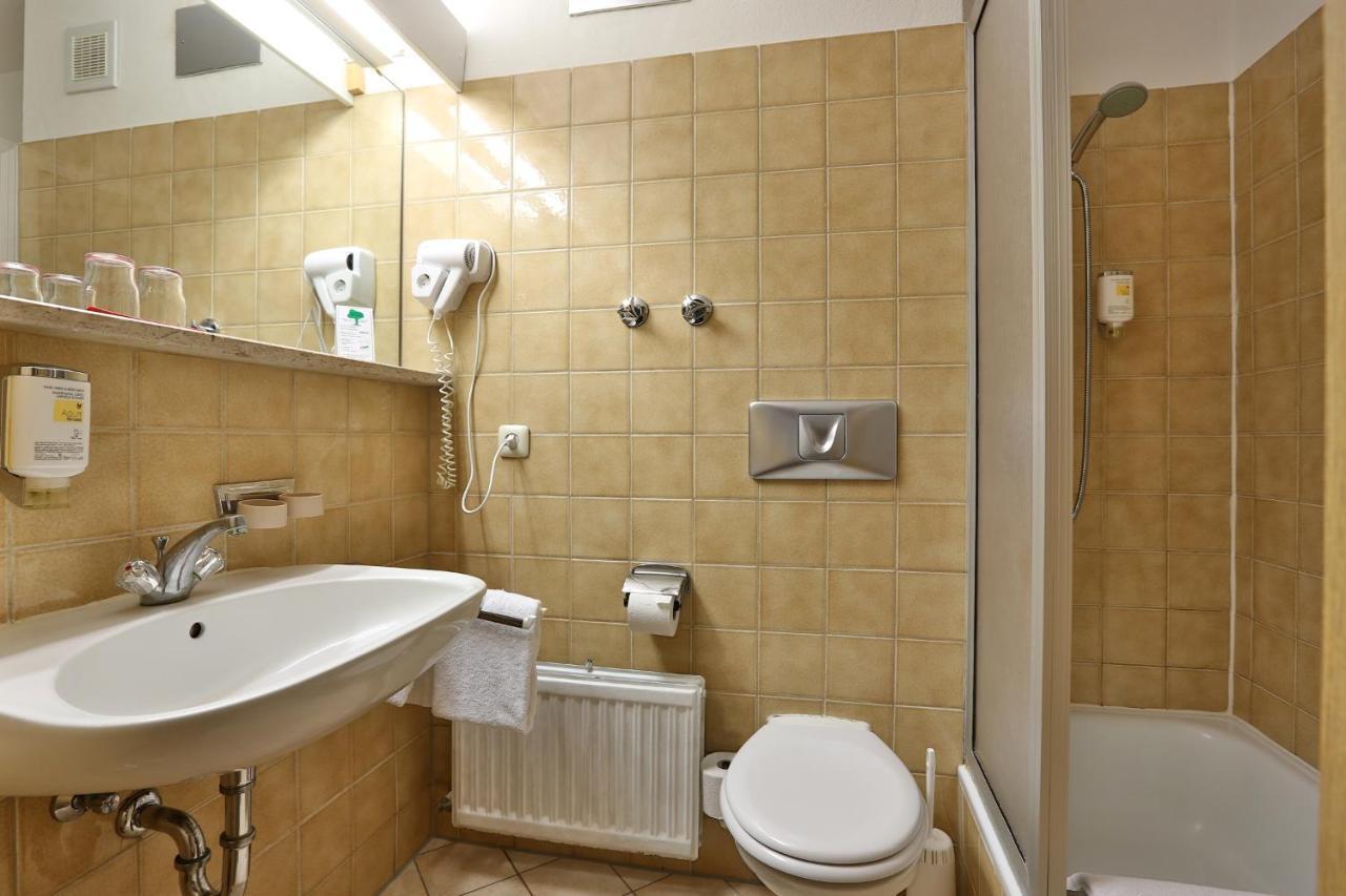 Aktivital Hotel Бад Грисбах Екстериор снимка