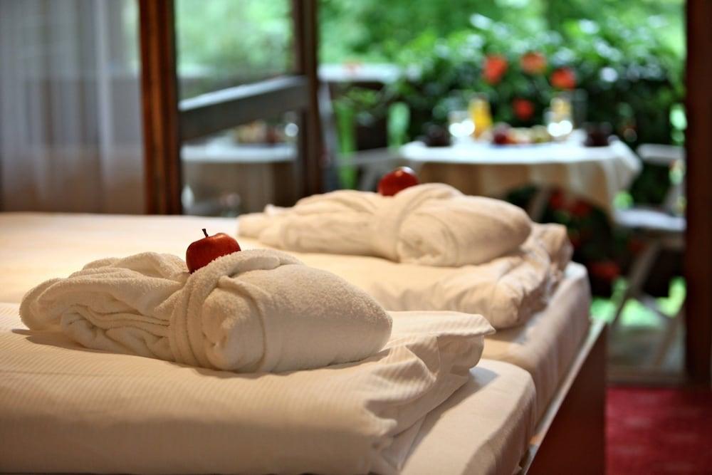 Aktivital Hotel Бад Грисбах Екстериор снимка